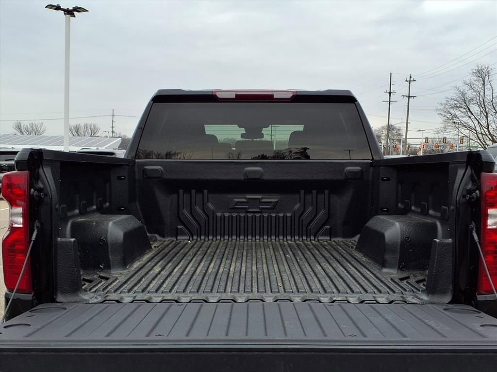 Thumbnail: 2026 Chevrolet Silverado 1500 - 8