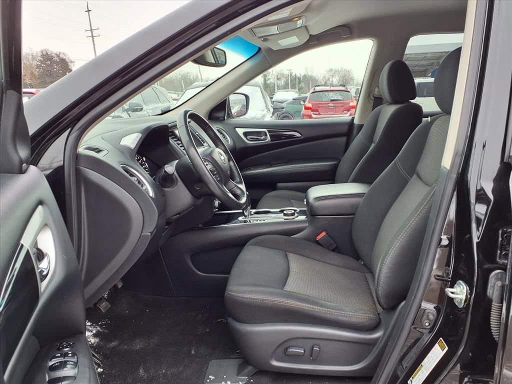 Thumbnail: 2019 Nissan Pathfinder - 18