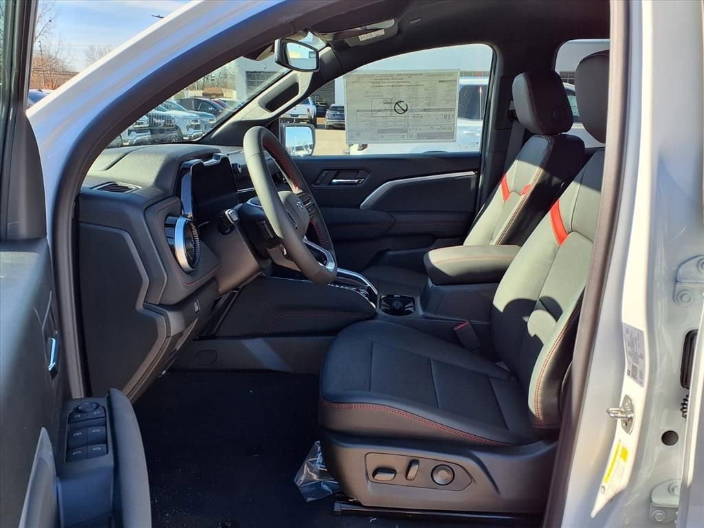 Thumbnail: 2026 Chevrolet Colorado - 15