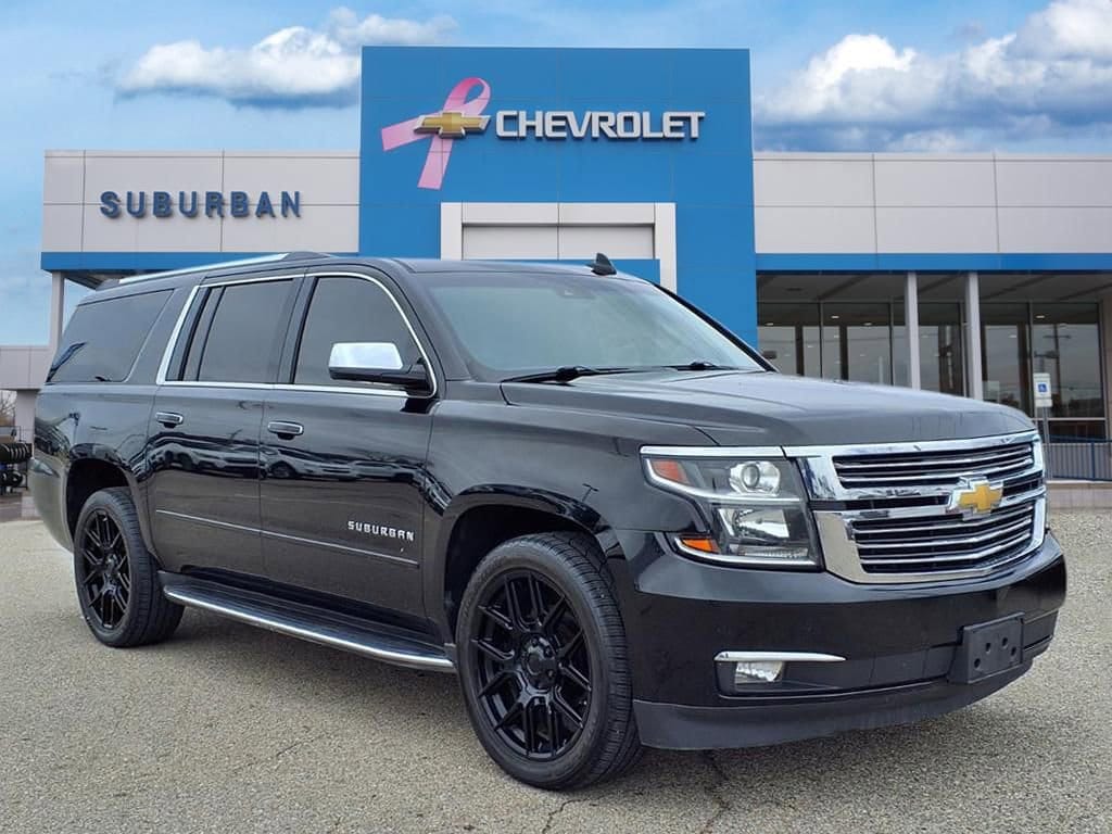 Thumbnail: 2017 Chevrolet Suburban - 3