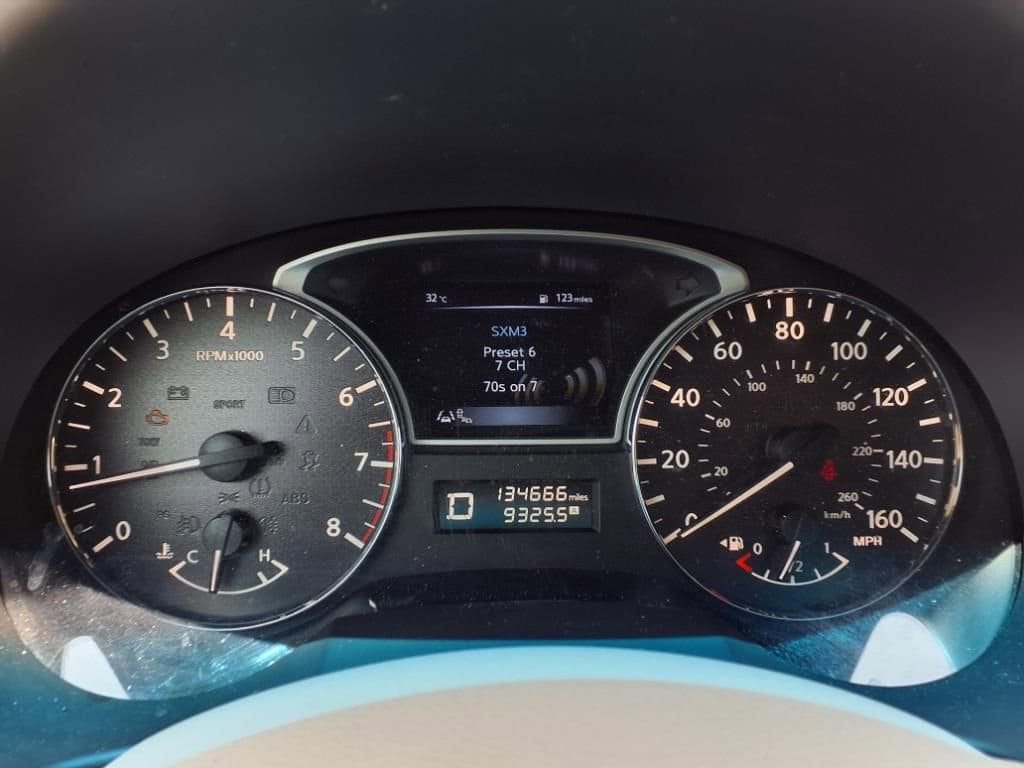 Thumbnail: 2015 Nissan Altima - 18