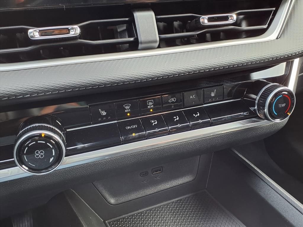 Thumbnail: 2026 Chevrolet Equinox - 21