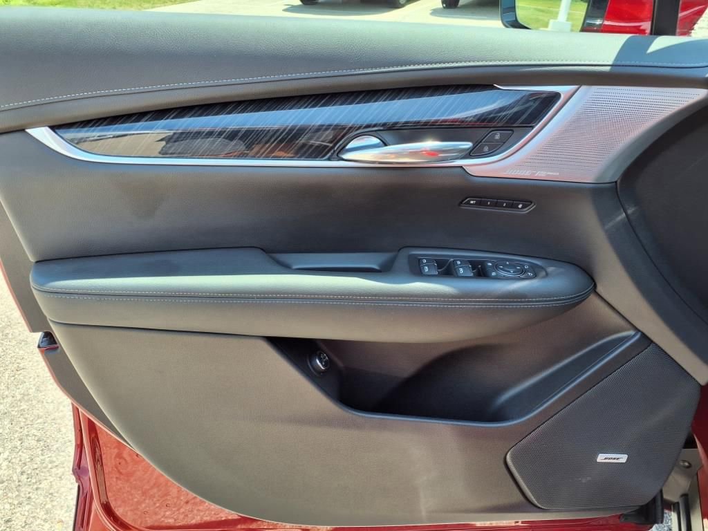 Thumbnail: 2023 Cadillac XT6 - 14