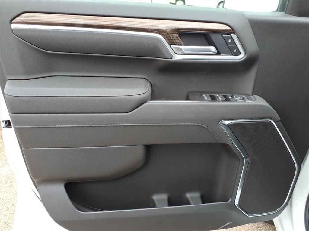 Thumbnail: 2026 Chevrolet Silverado 1500 - 12