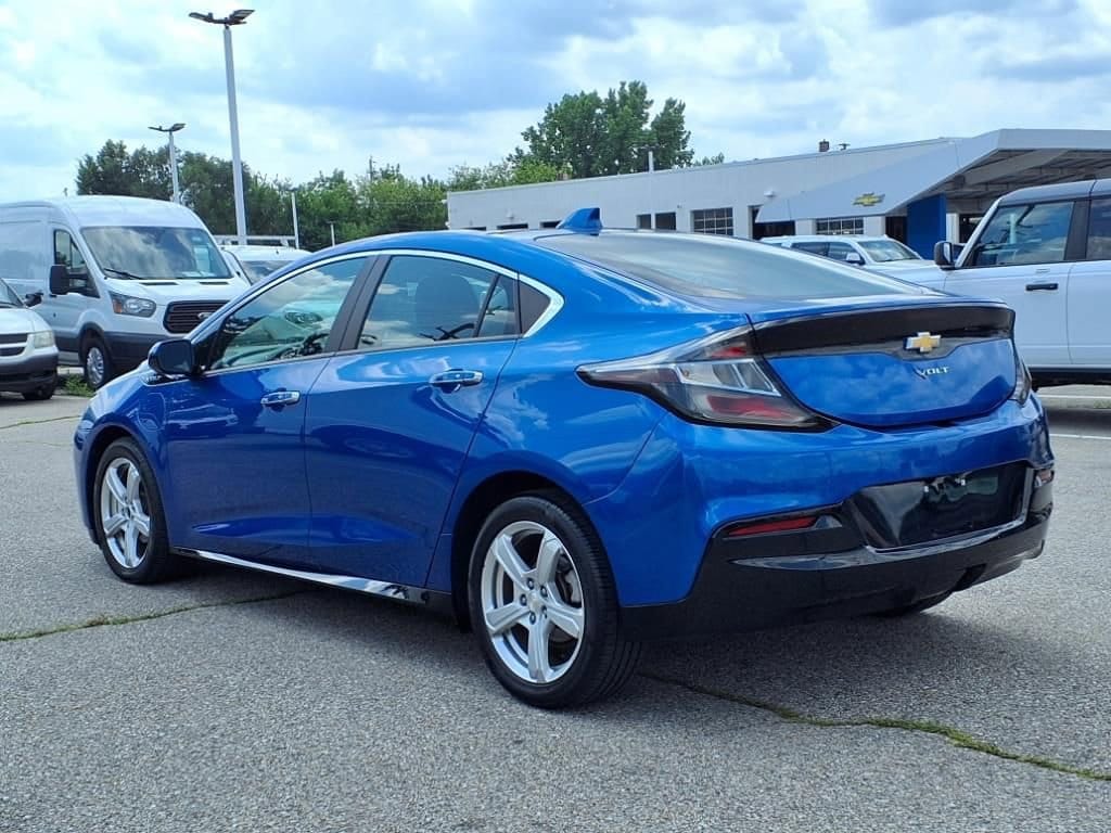 Thumbnail: 2017 Chevrolet Volt - 7
