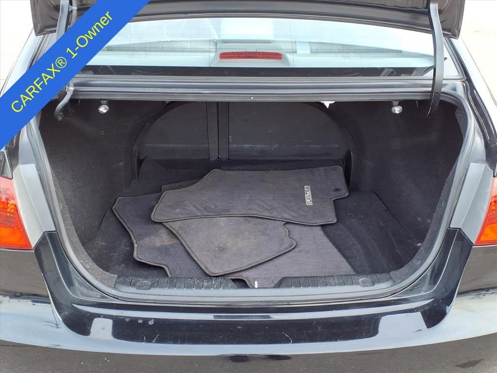 Thumbnail: 2010 Hyundai Elantra - 12