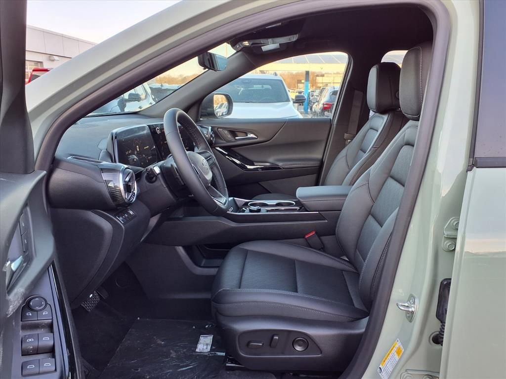 Thumbnail: 2026 Chevrolet Equinox - 13