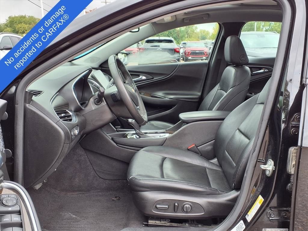 Thumbnail: 2016 Chevrolet Malibu - 18