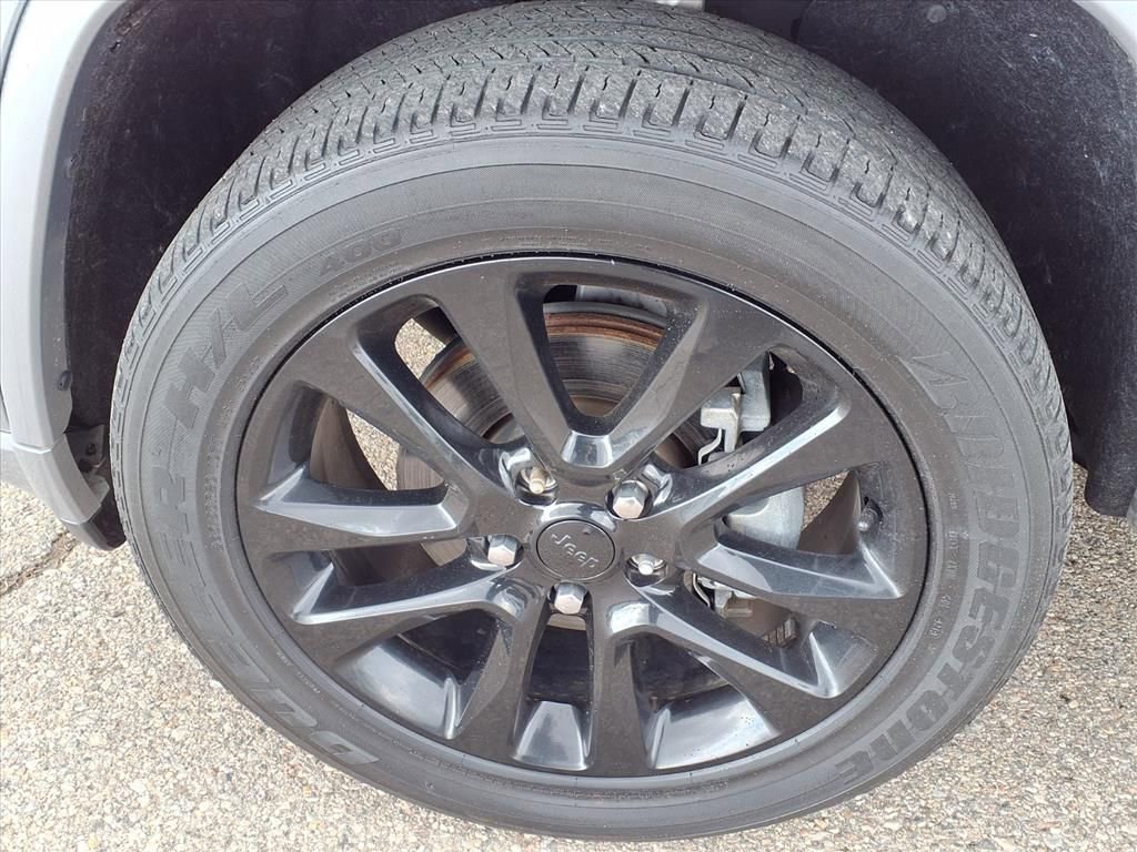 Thumbnail: 2020 Jeep Grand Cherokee - 9