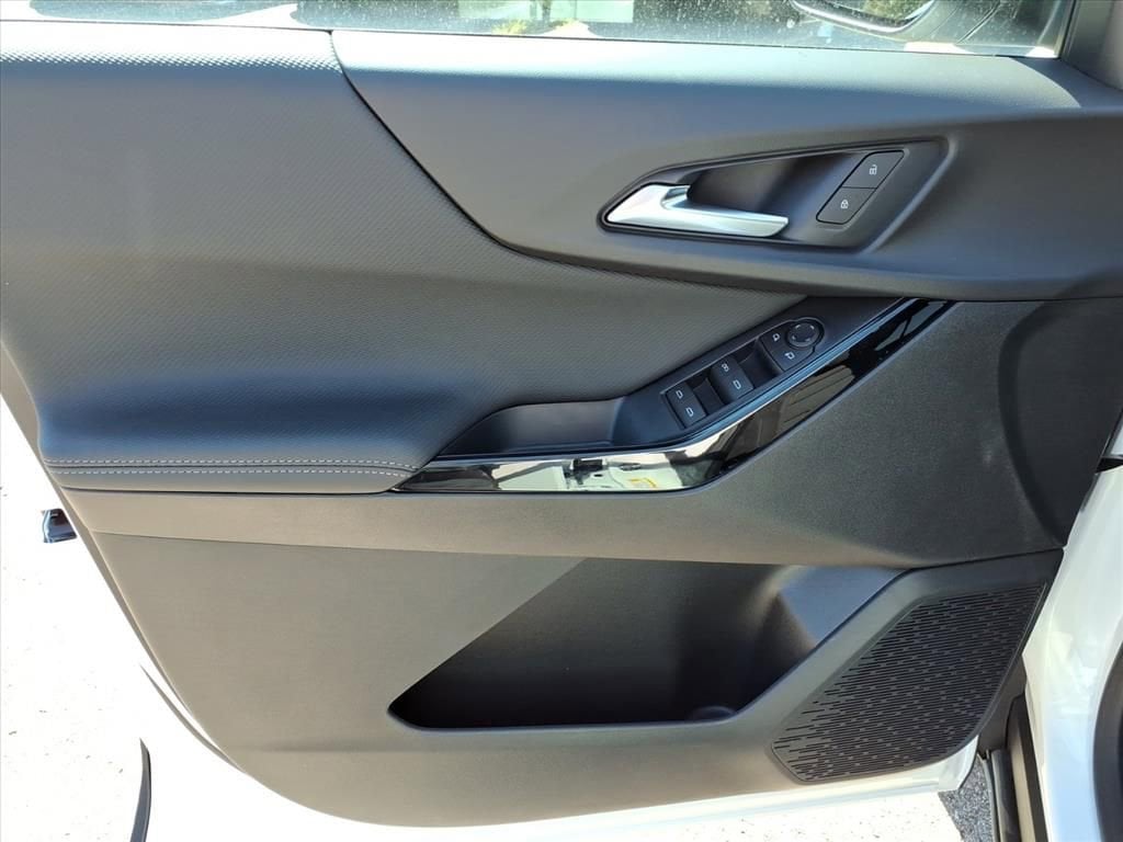 Thumbnail: 2026 Chevrolet Equinox - 12