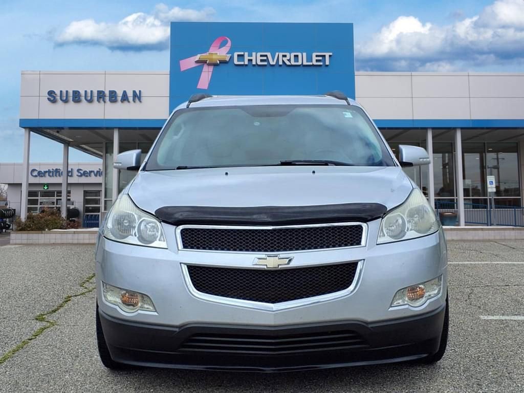 Thumbnail: 2010 Chevrolet Traverse - 2