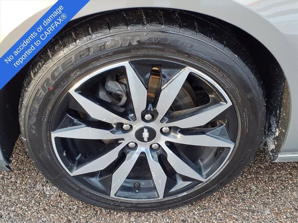 Thumbnail: 2017 Chevrolet Malibu - 9