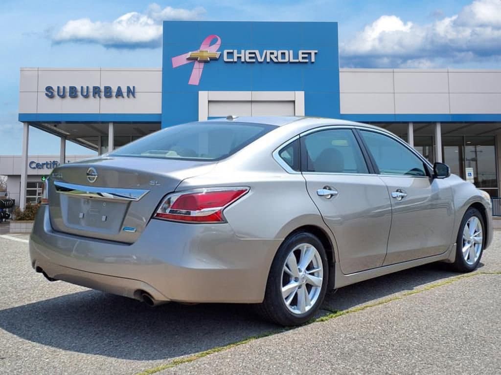 Thumbnail: 2015 Nissan Altima - 5