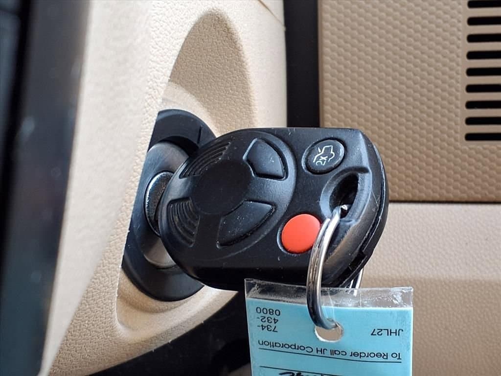 Thumbnail: 2009 Ford Escape - 19