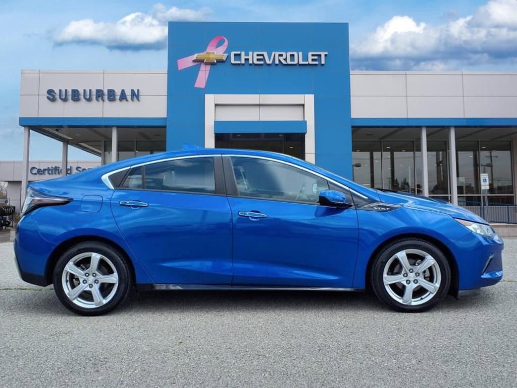Thumbnail: 2017 Chevrolet Volt - 4