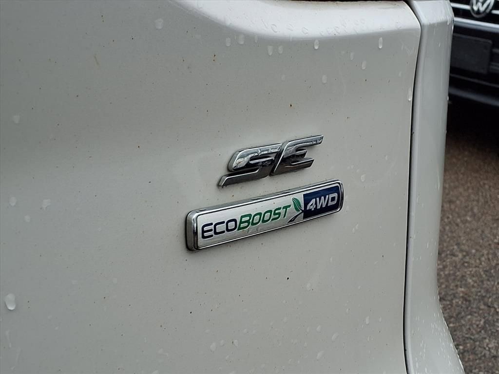 Thumbnail: 2016 Ford Escape - 9