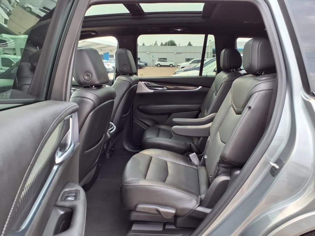 Thumbnail: 2023 Cadillac XT6 - 10