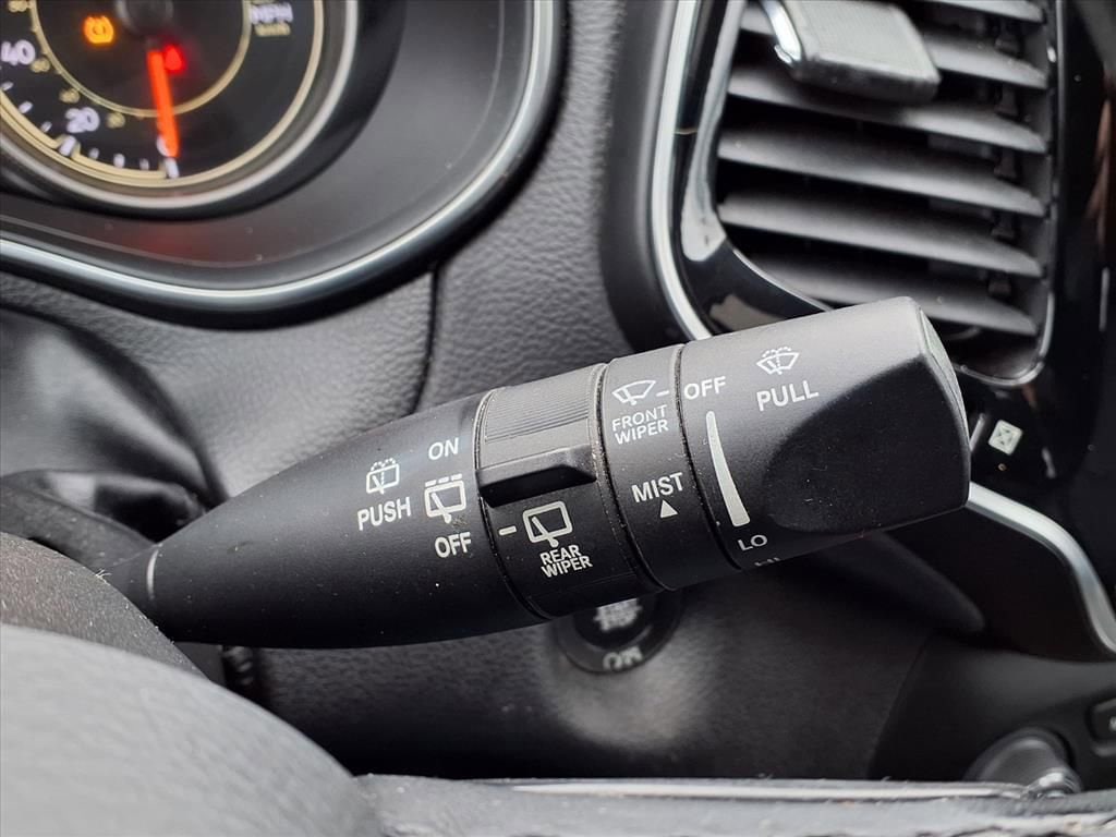 Thumbnail: 2019 Jeep Cherokee - 22