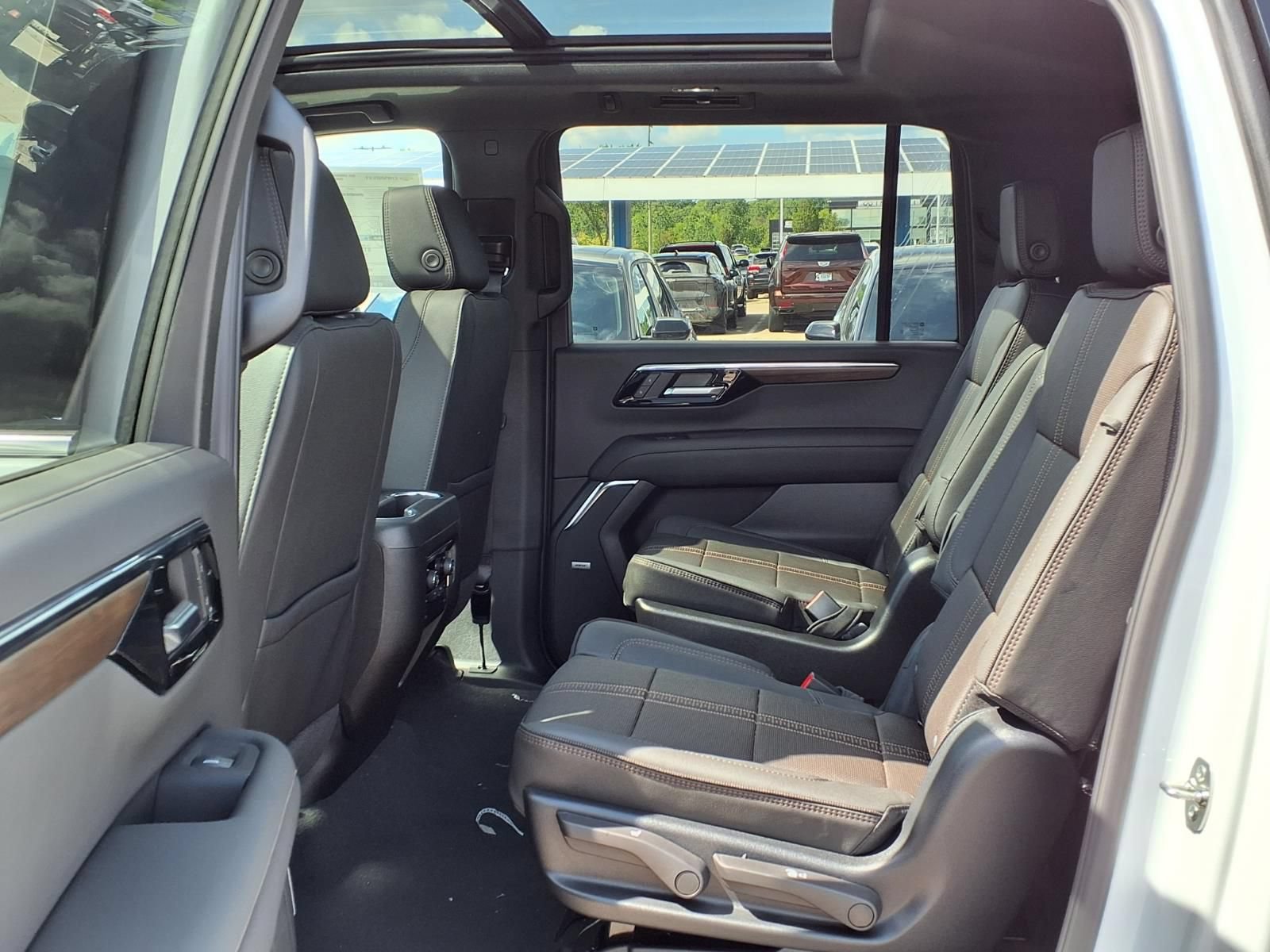 Thumbnail: 2026 Chevrolet Suburban - 8