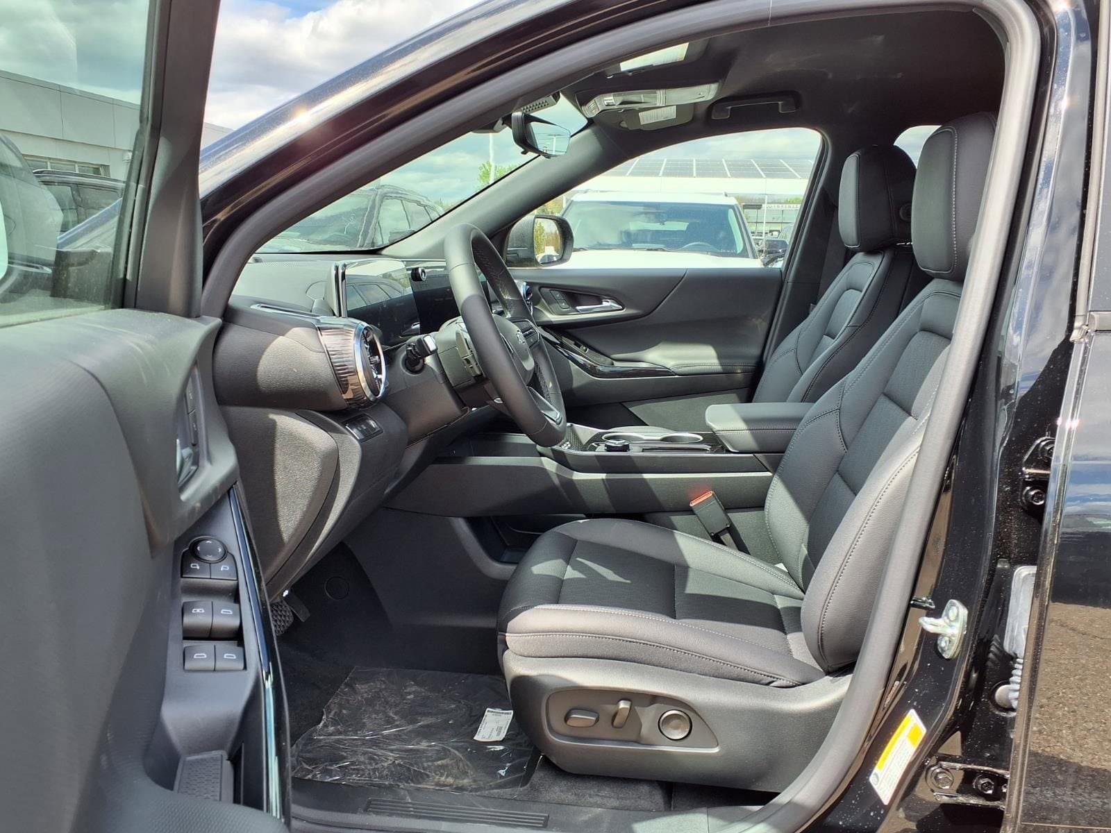 2026 Chevrolet Equinox LT - Photo 12
