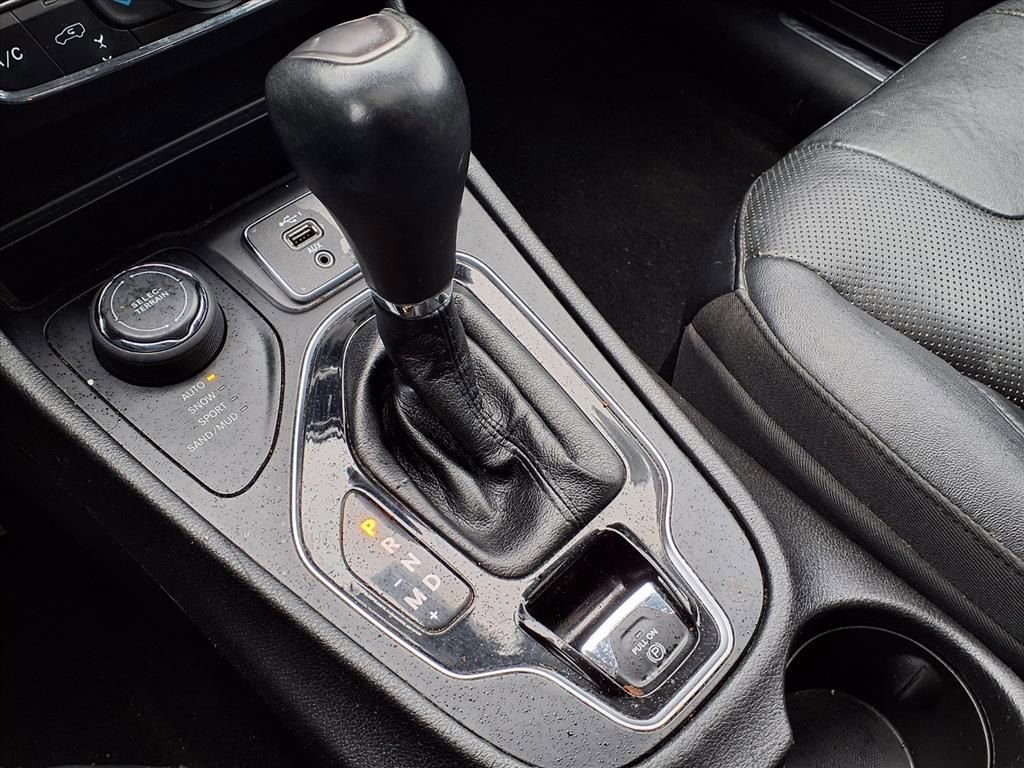 Thumbnail: 2019 Jeep Cherokee - 26