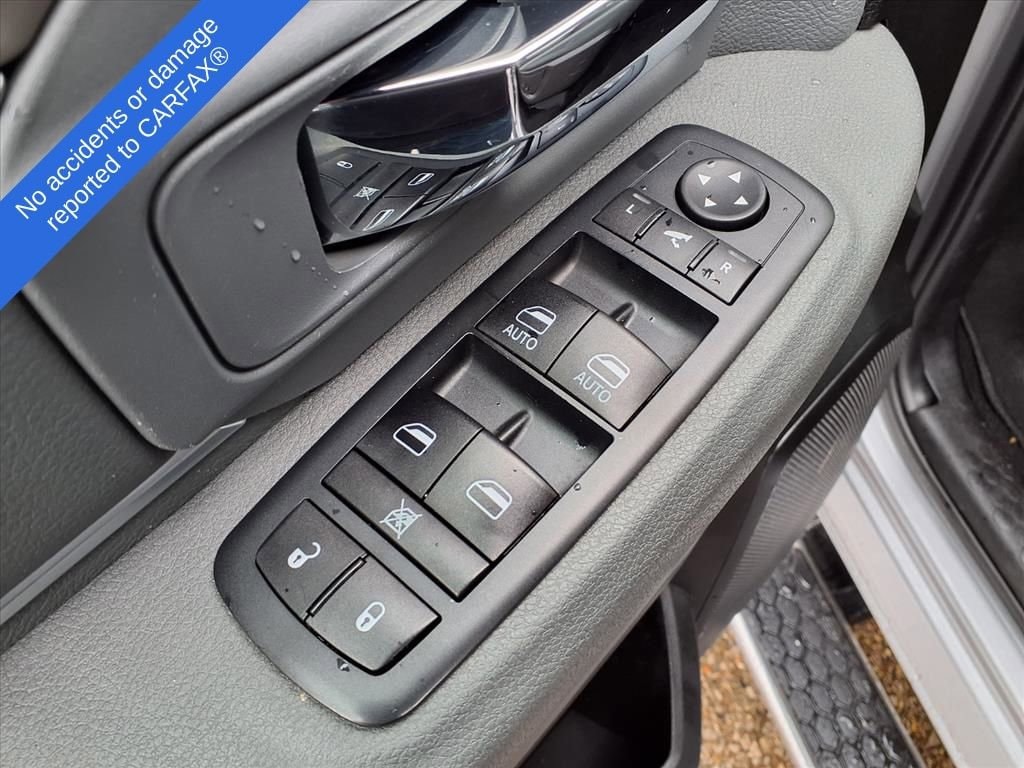 Thumbnail: 2020 RAM 1500 Classic - 17