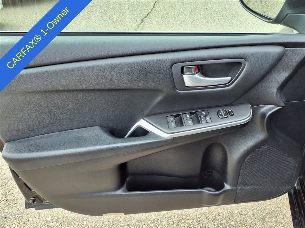 Thumbnail: 2015 Toyota Camry - 14