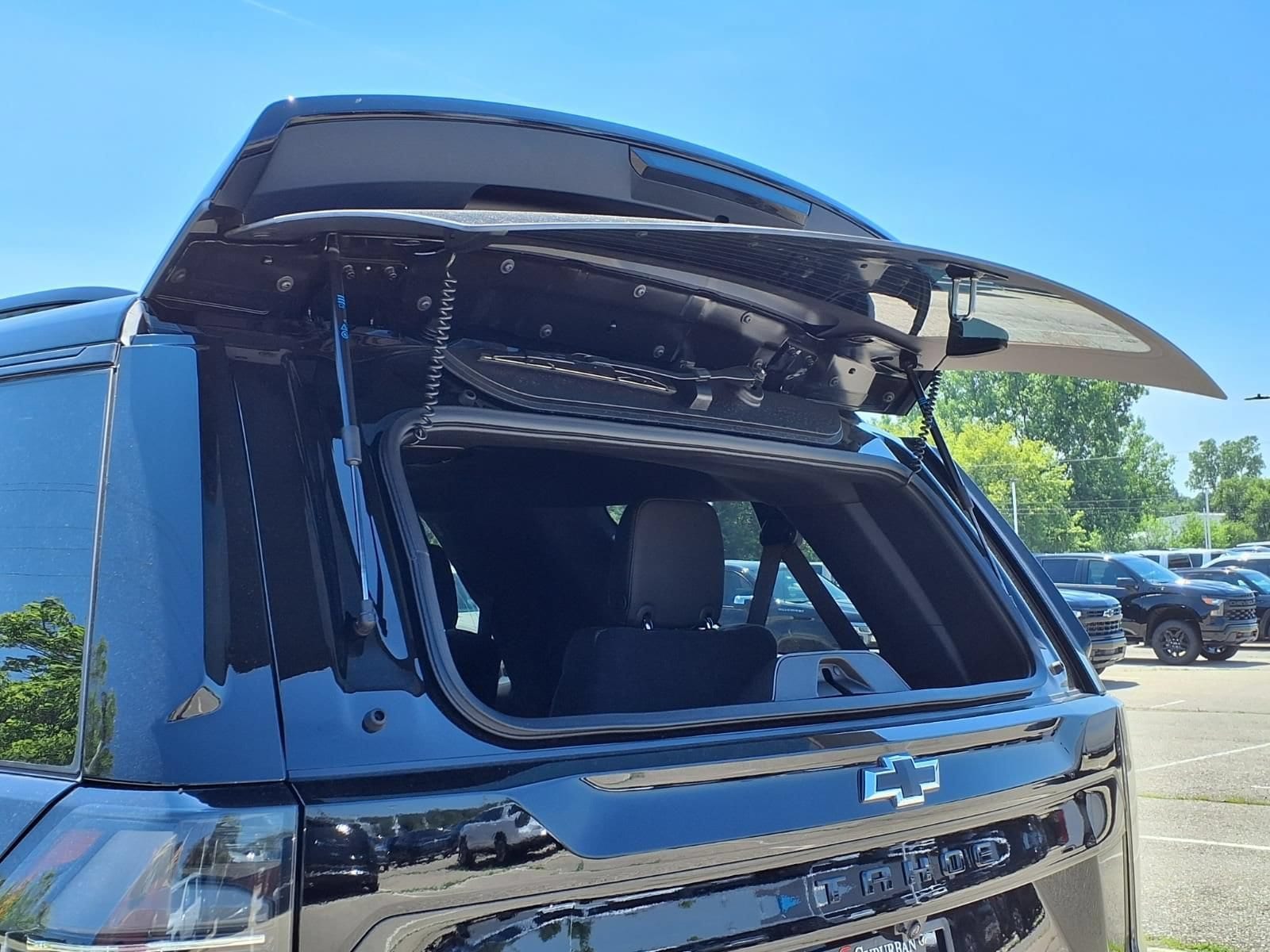 Thumbnail: 2026 Chevrolet Tahoe - 8