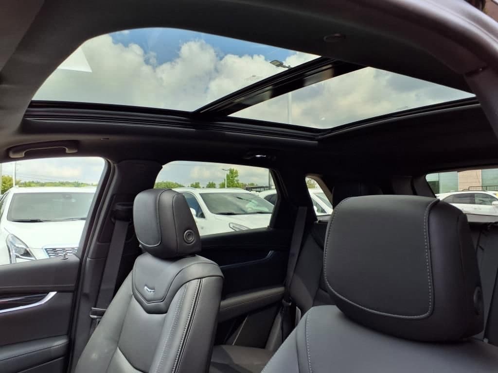 Thumbnail: 2025 Cadillac XT5 - 15