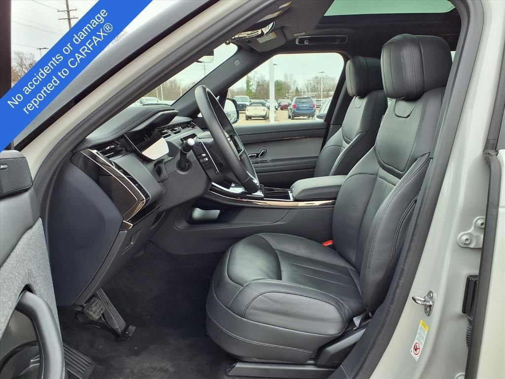 Thumbnail: 2025 Land Rover Range Rover Sport - 18