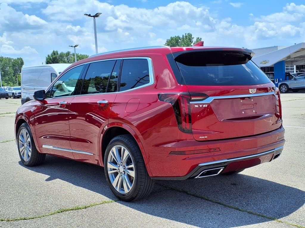 Thumbnail: 2023 Cadillac XT6 - 7