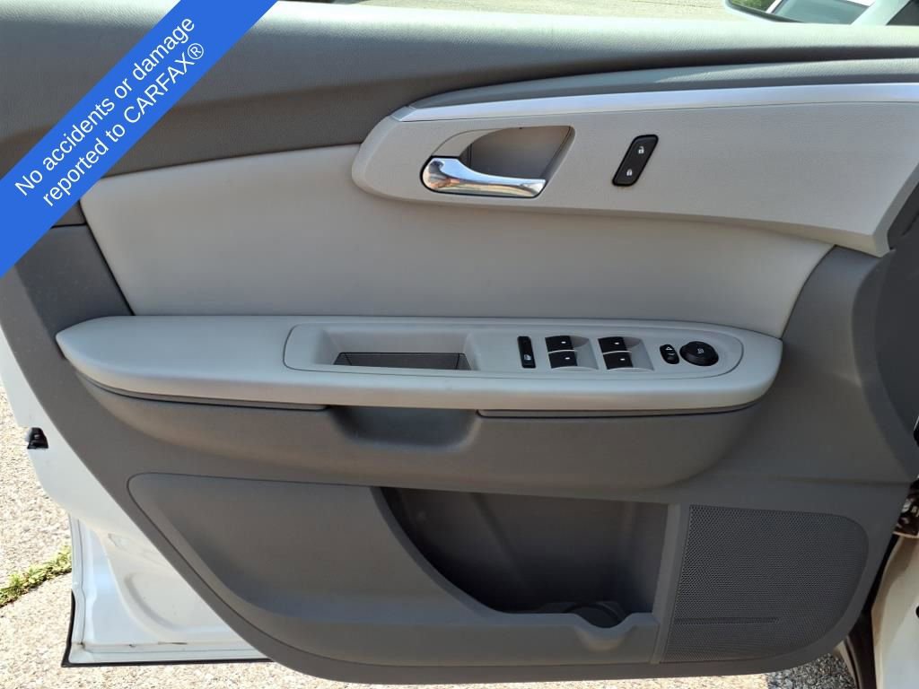 Thumbnail: 2009 Chevrolet Traverse - 15