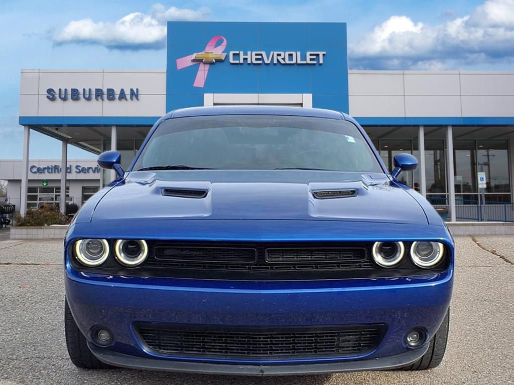 2020 Dodge Challenger SXT photo 2
