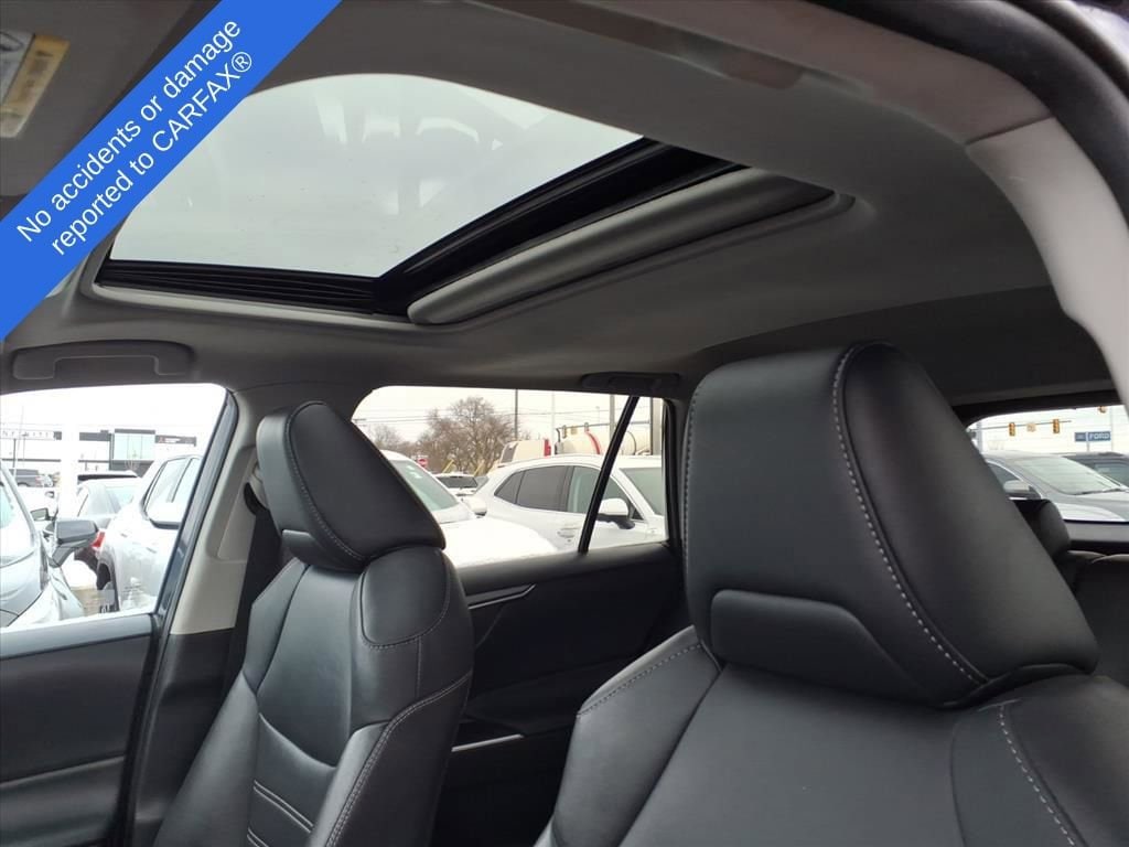 Thumbnail: 2019 Toyota RAV4 - 20