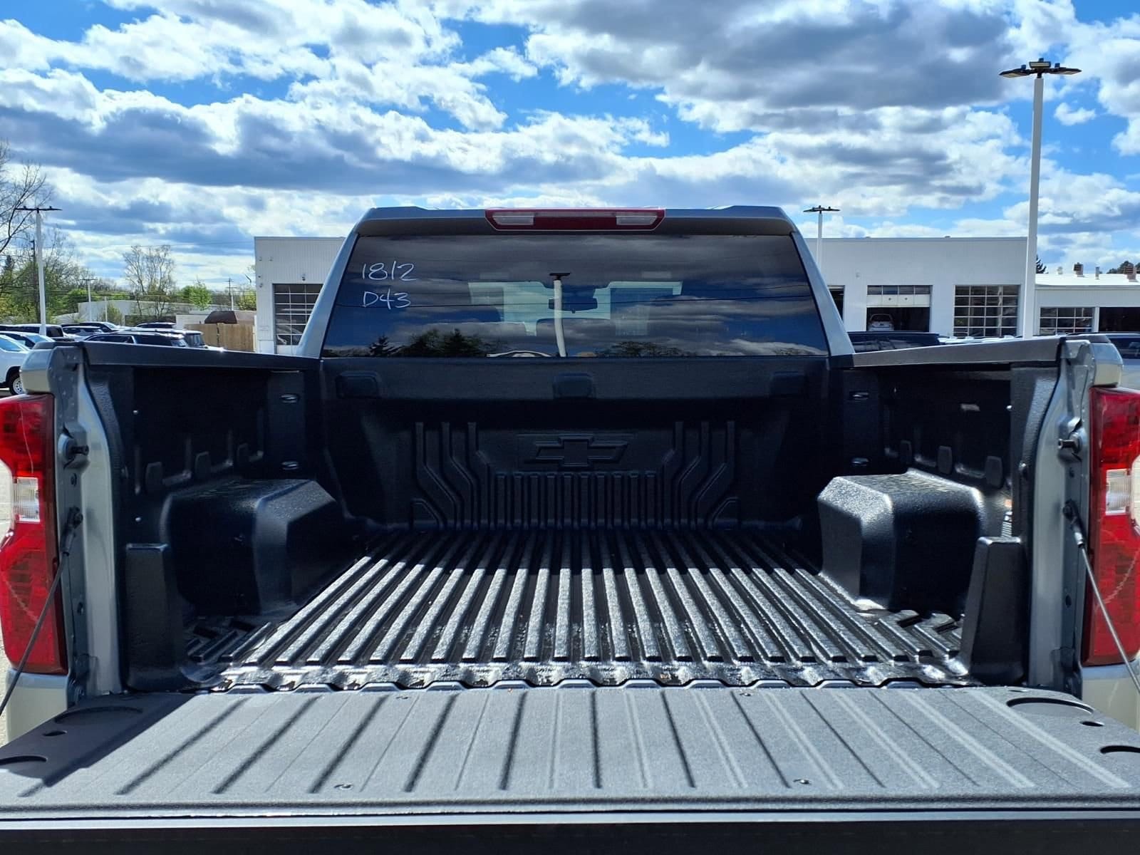 Thumbnail: 2026 Chevrolet Silverado 1500 - 8