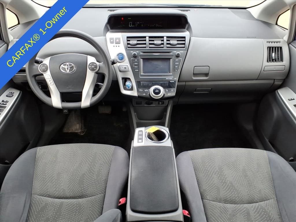 Thumbnail: 2014 Toyota Prius v - 14