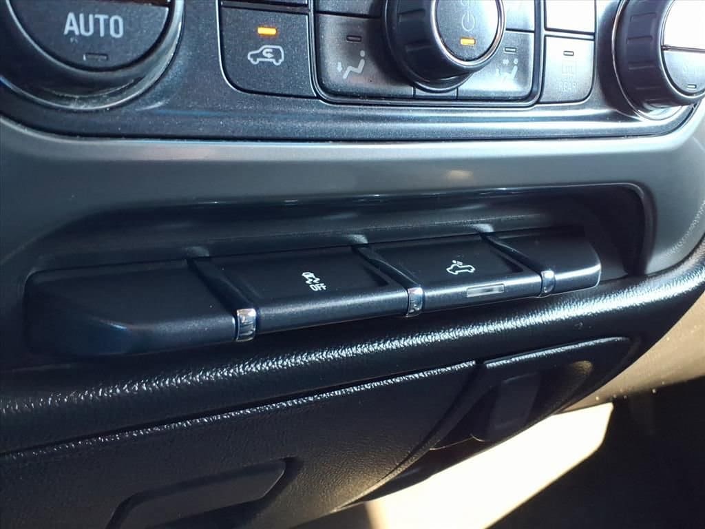 Thumbnail: 2016 Chevrolet Silverado 1500 - 28