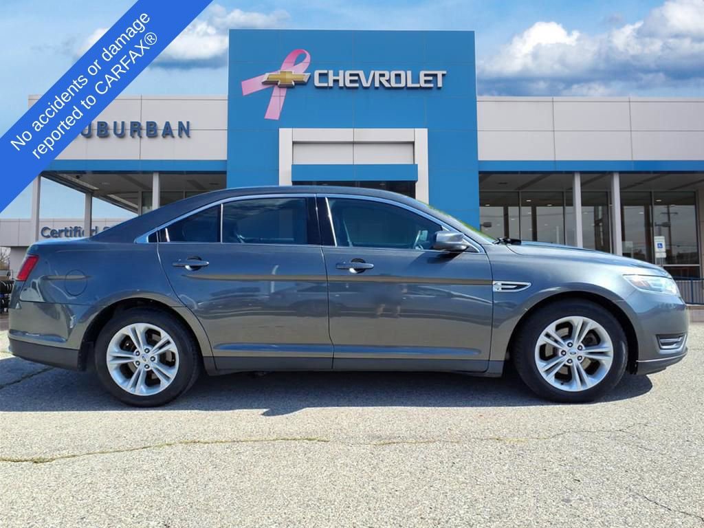 2016 Ford Taurus SEL photo 3