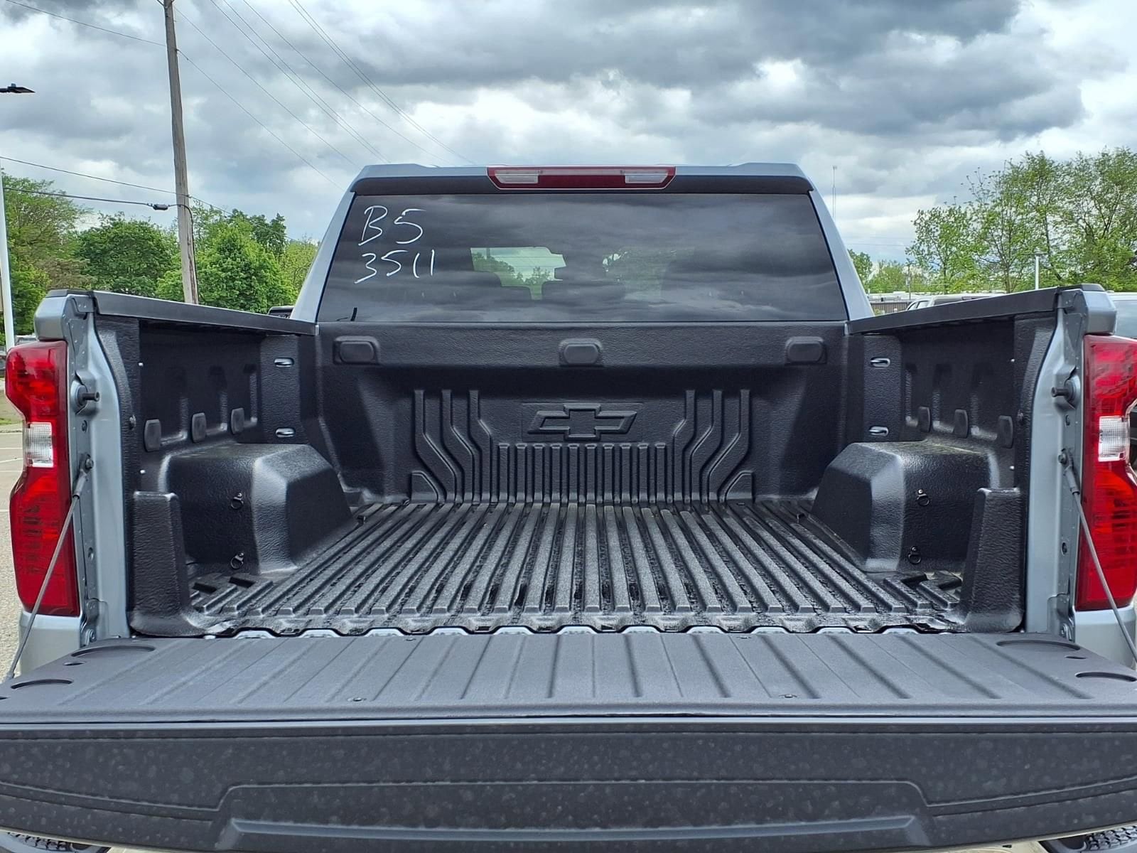 Thumbnail: 2026 Chevrolet Silverado 1500 - 8