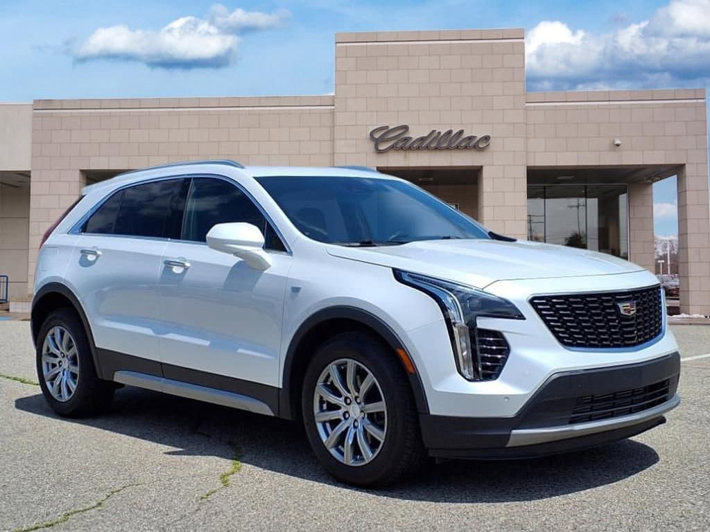 Thumbnail: 2020 Cadillac XT4 - 3