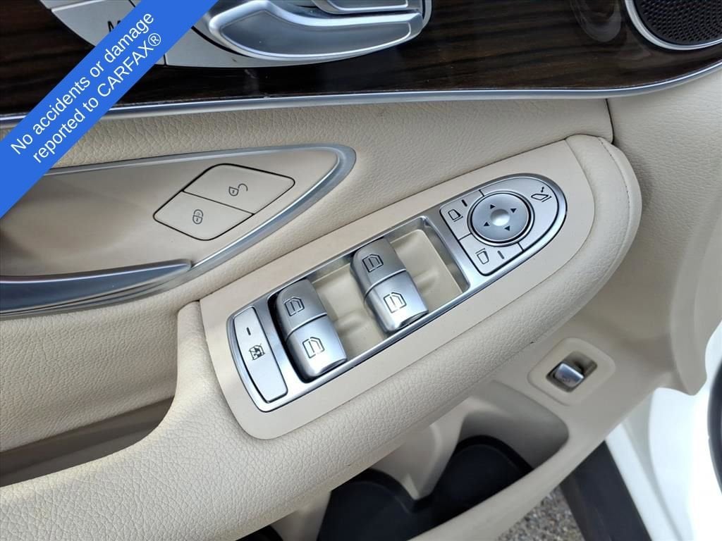 Thumbnail: 2022 Mercedes-Benz GLC - 20