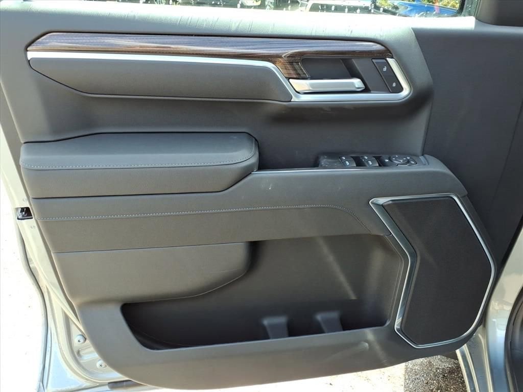 Thumbnail: 2026 Chevrolet Silverado 1500 - 11