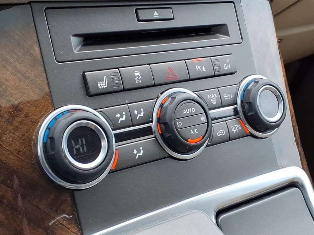 Thumbnail: 2011 Land Rover Range Rover Sport - 24