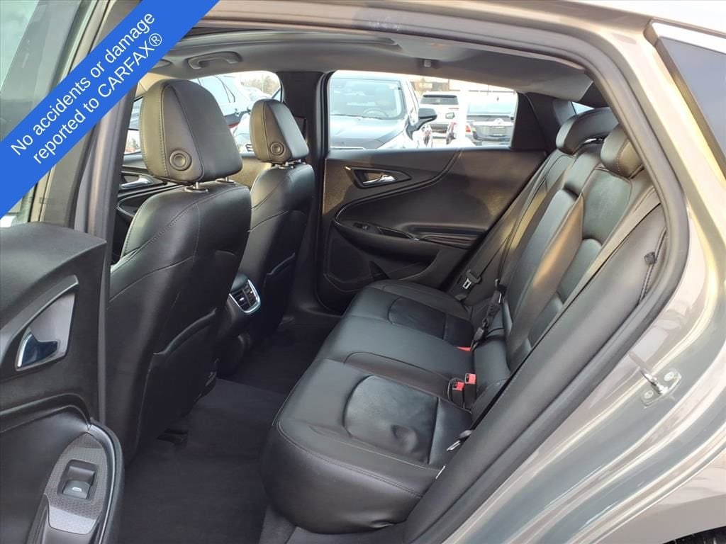 Thumbnail: 2017 Chevrolet Malibu - 10