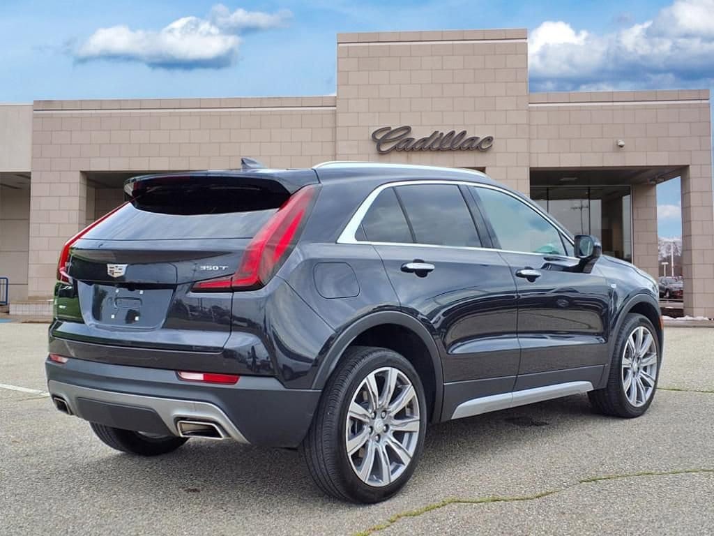 Thumbnail: 2023 Cadillac XT4 - 5