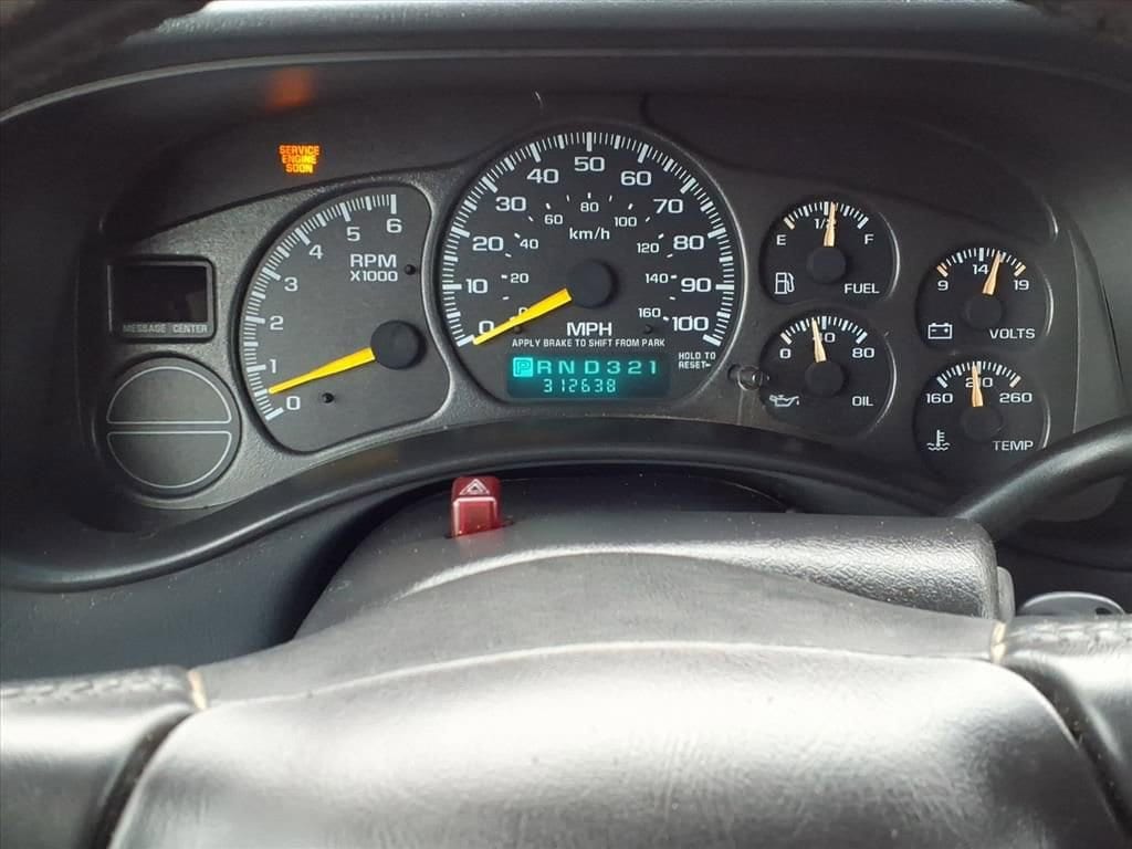 Thumbnail: 2001 Chevrolet Silverado 1500 - 17