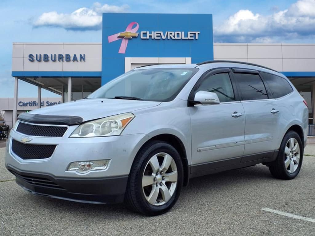 Thumbnail: 2010 Chevrolet Traverse - 1