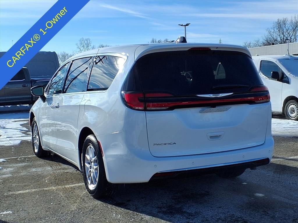Thumbnail: 2026 Chrysler Pacifica - 8