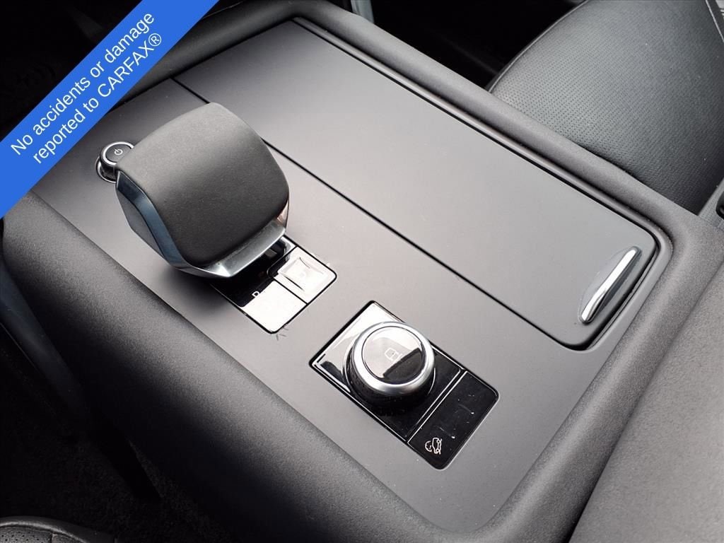 Thumbnail: 2024 Land Rover Discovery - 25