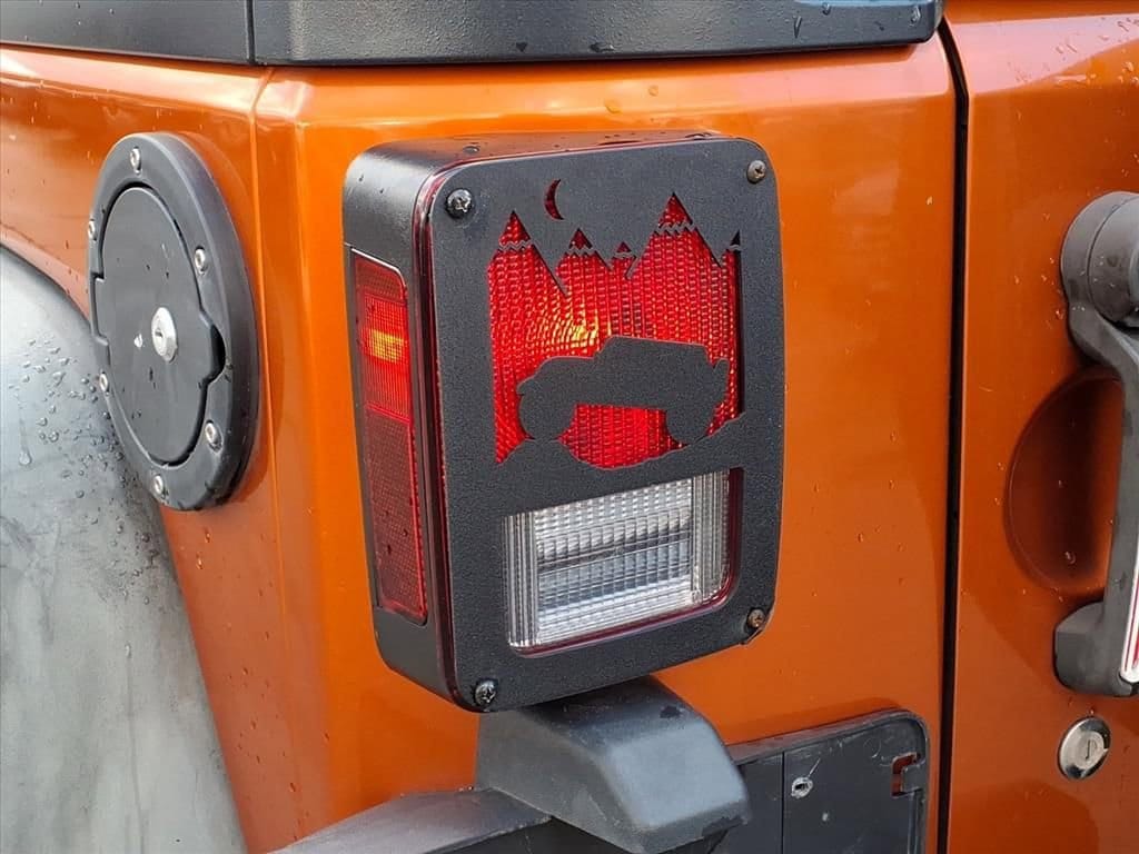 Thumbnail: 2011 Jeep Wrangler - 10